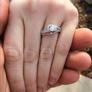 Bridal set. Engagement ring and wedding band